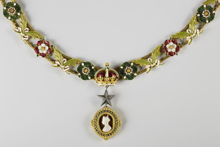 Order of the Star of India. Queen Victoria's small collar and badge