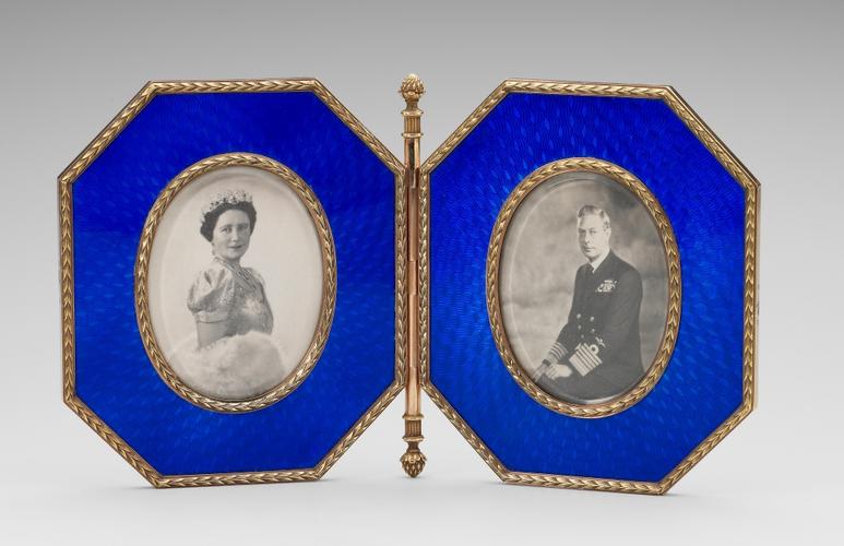 Frame holding photographs of George VI and Queen Elizabeth