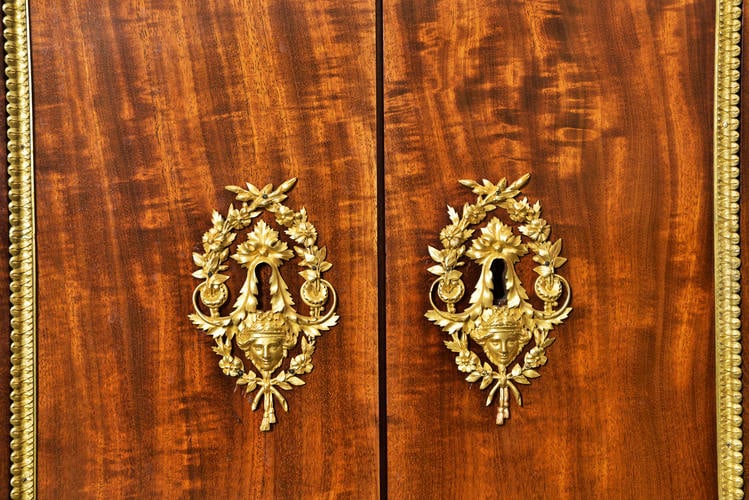 Cabinet Cabinet