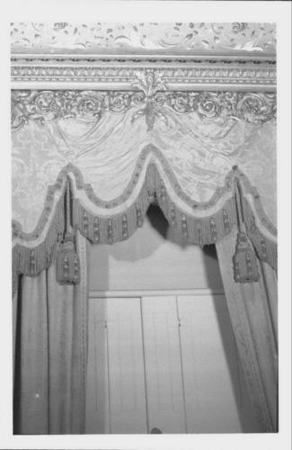 Window pelmet