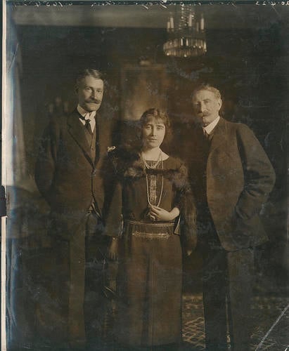 Lady Elizabeth Bowes-Lyon with the Earl of Strathmore and Lord Glamis, 20 April 1923 [Alexander Bassano Collection]