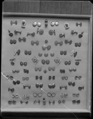 Glass plate negative of bibelots from the Queen's Sitting Room, no 11 Glass plate negative of bibelots from the Queen's Sitting Room, no 11