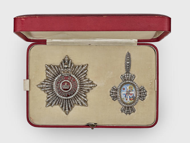 Order of St Catherine the Martyr (Russia). Queen Mary's insignia