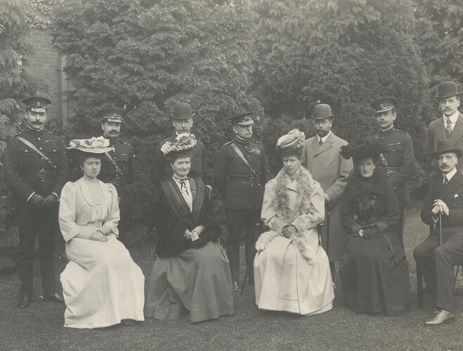 Group photograph taken at Aldershot, May 1907