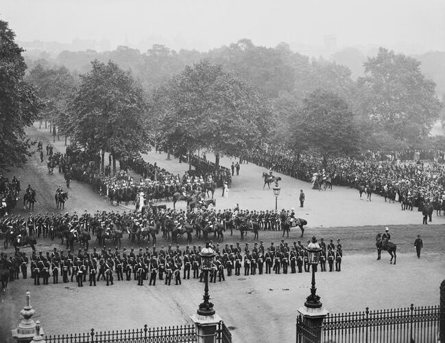 Escort of Indian cavalry outside Buckingham Palace, 22 June 1897
