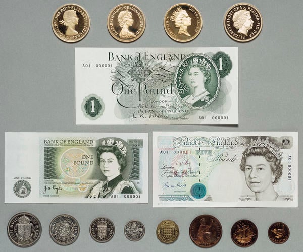Elizabeth II Pattern five pounds
