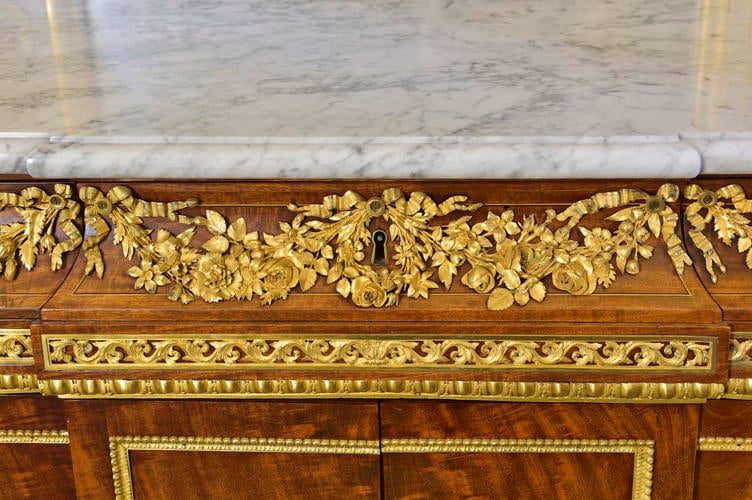 Cabinet Cabinet
