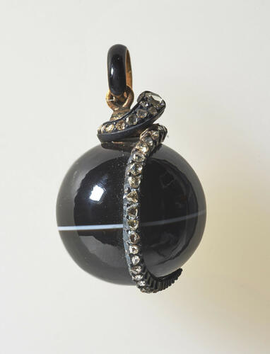 Locket containing hair of princess Mary, Duchess of Gloucester (1776-1857)