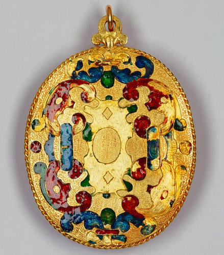 Commesso pendant with a female bust