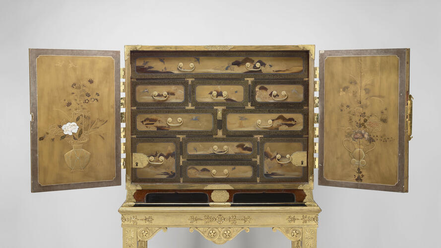 Master: Pair of cabinets
Item: Cabinet