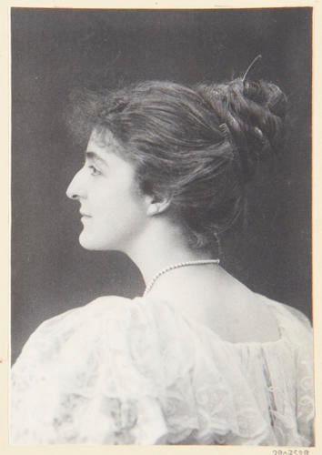 Miss Dorothea Parry, married April 12th 1898. [Album: Photographic Portraits, vol. 7/65 1892-1898]