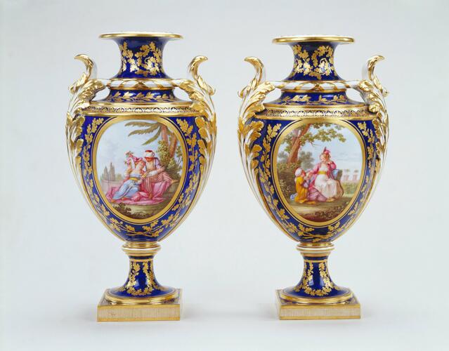 Vase à gorges or vase à trois gorges