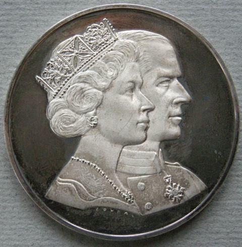 Austria. Medal depicting Buckingham Palace Austria. Medal depicting Buckingham Palace