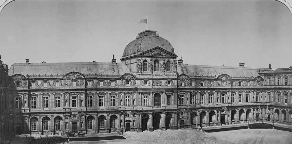 Cour de Louvre, Paris