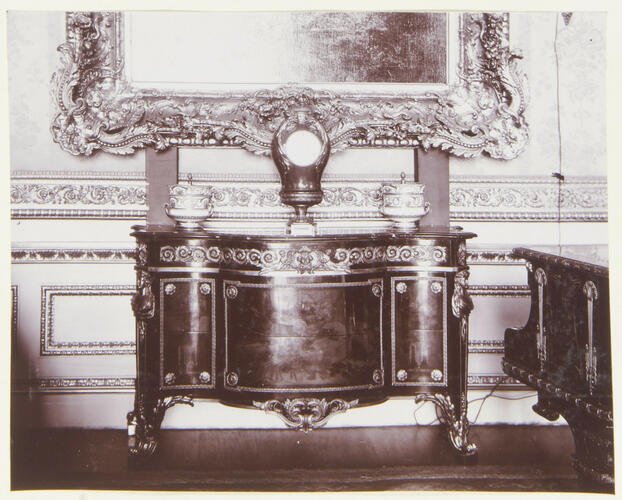 China in the Queen's Sitting Room, no. 214