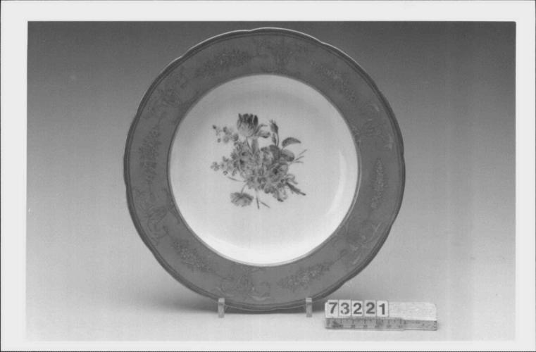Assiette a potage (part of a dinner and dessert service) Assiette a potage (part of a dinner and dessert service)