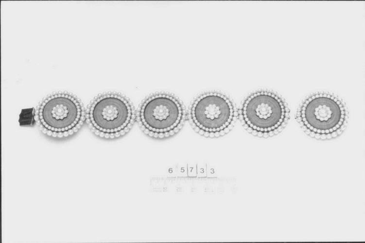Bracelet made from buttons