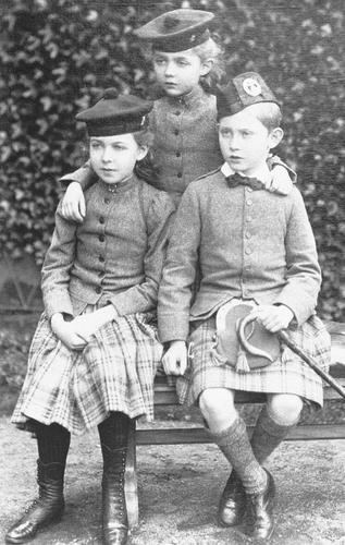 The children of the Duke and Duchess of Connaught, Balmoral 1891 [in Portraits of Royal Children Vol. 39 1890-1891]
