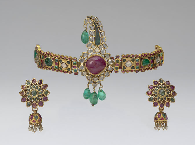 Ear ornaments Ear ornaments