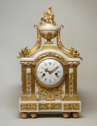 Mantel clock