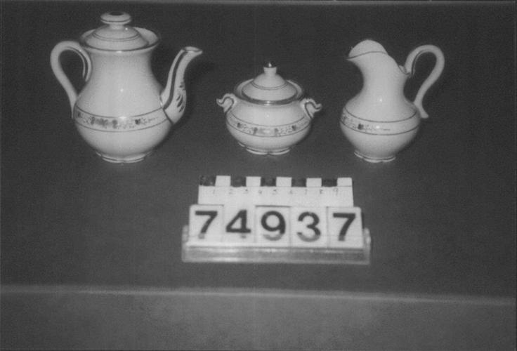 Master: Dolls' coffee service Master: Dolls' coffee service