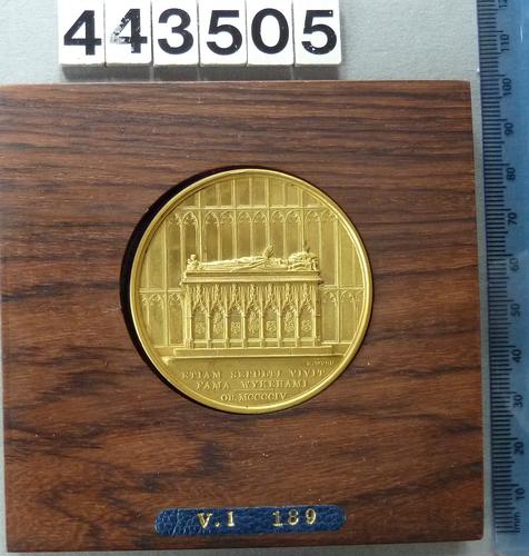 Specimen of the Queen's Medal for Winchester College Specimen of the Queen's Medal for Winchester College