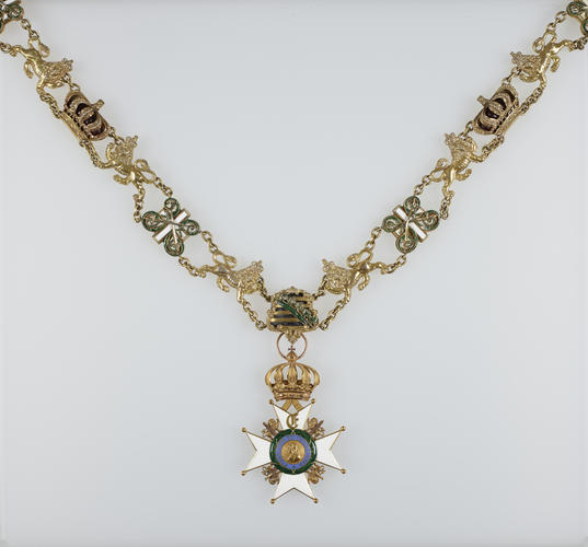 Saxe-Ernestine House Order. Collar with badge