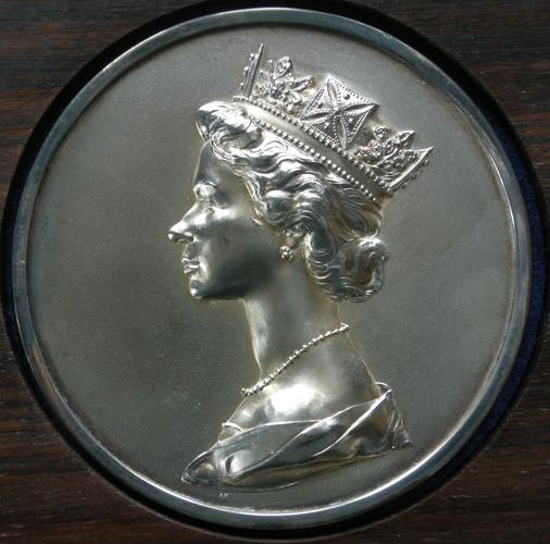U. S. A. Medal commemorating the Silver Jubilee of H. M. Queen Elizabeth II, 1977 U. S. A. Medal commemorating the Silver Jubilee of H. M. Queen Elizabeth II, 1977