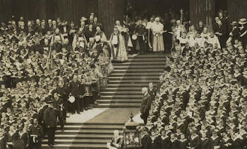 Master: Page 22 of Queen Mary's Album, volume 19 (15th July 1918 - 22nd June 1921)
Item: Open air Peace Service of Thanksgiving, St Paul's Cathedral