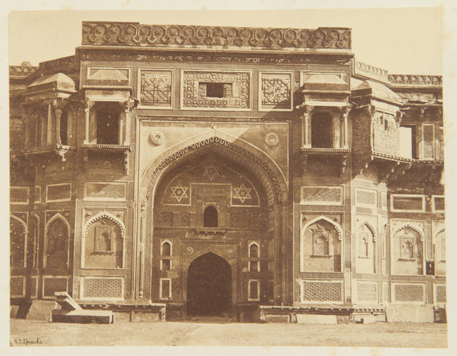 Gateway of Jehangeer Mahal, Agra Gateway of Jehangeer Mahal, Agra