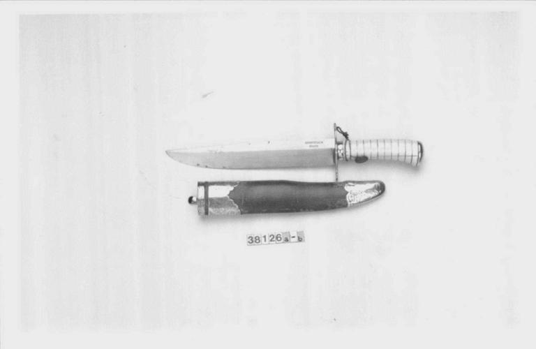 Hunting knife and scabbard