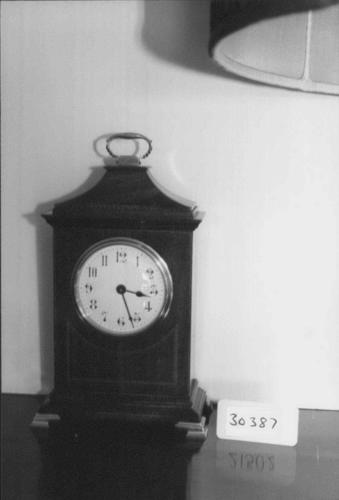 Mantel clock