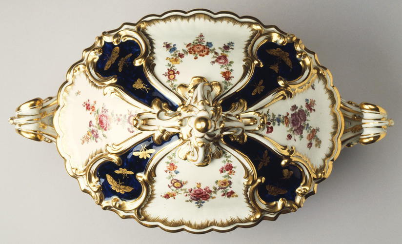 Master: Large and small tureens with covers (from the Mecklenburg Service)
Item: The Mecklenburg Service Master: Large and small tureens with covers (from the Mecklenburg Service)
Item: The Mecklenburg Service