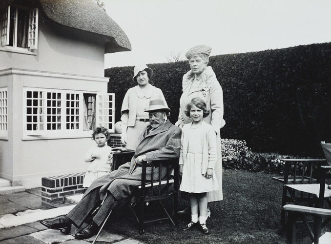 Royal group outside Y Bwthyn Bach in the grounds of Royal Lodge, 1933
