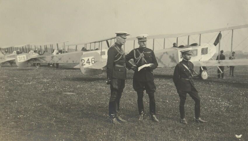 Master: Page 37 of Queen Mary's Album, volume 17 (June 1913 - 2nd July 1916)
Item: At Aldershot Camp, May 1914