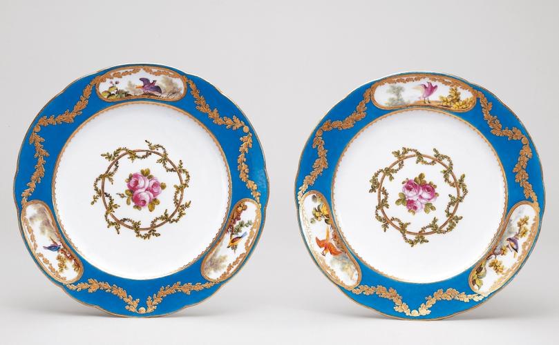Assiette unie (Set of plates)