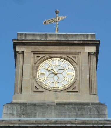 Turret clock