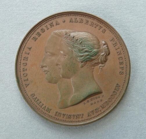 Medal commemorating the visits of Napoleon III to England and Queen Victoria to France Medal commemorating the visits of Napoleon III to England and Queen Victoria to France