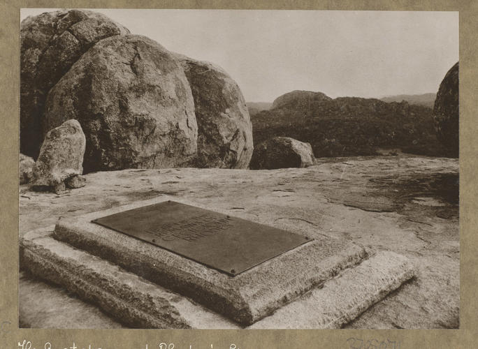Grave of Cecil Rhodes (1853-1902) Grave of Cecil Rhodes (1853-1902)