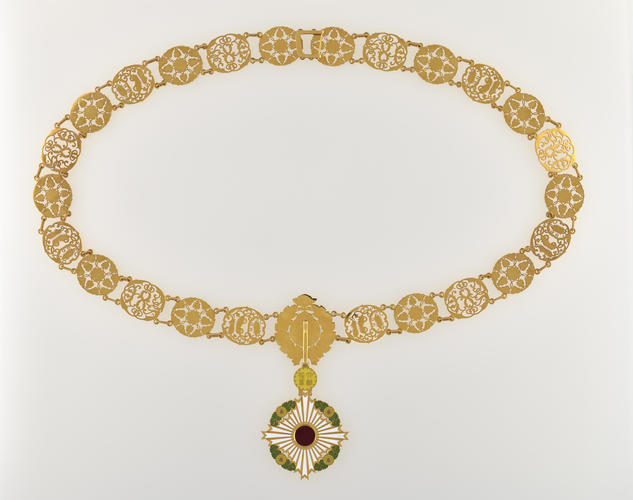 Master: Insignia of the Order of the Chrysanthemum (Japan). George V's collar and collar badge
Item: Order of the Chrysanthemum (Japan). George VI's collar and collar badge Master: Insignia of the Order of the Chrysanthemum (Japan). George V's collar and collar badge
Item: Order of the Chrysanthemum (Japan). George VI's collar and collar badge