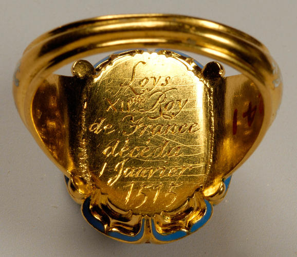 Ring with a bas relief of Louis XII of France
