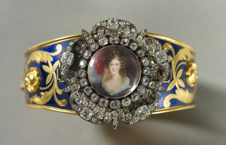 Bracelet with a miniature of Queen Adelaide