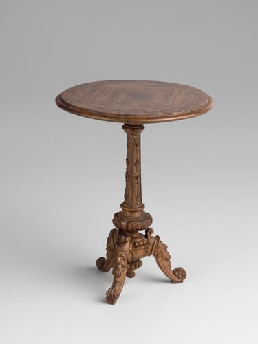 Pedestal table