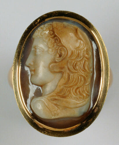 Ring with a cameo of Hercules