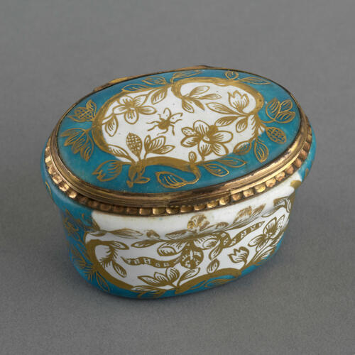 Porcelain box