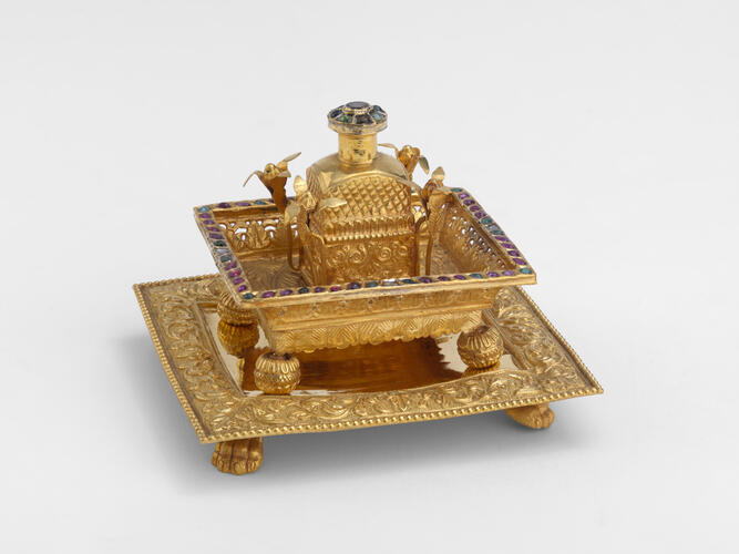 Perfume holder