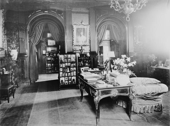 Photograph of the Prince of Wales's Sitting Room at Marlborough House, 1905
