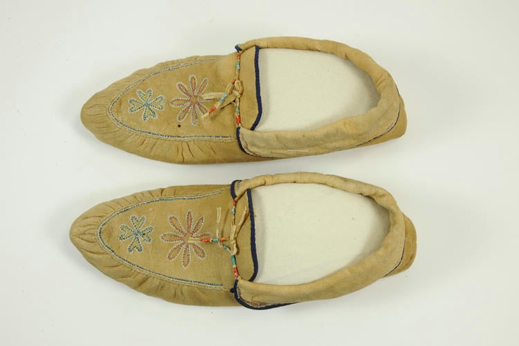 Mi'kmaq - Pair of moccasins