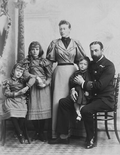 Prince and Princess Louis of Battenberg with their children, 1895 [in Portraits of Royal Children Vol. 42 1894-1895]