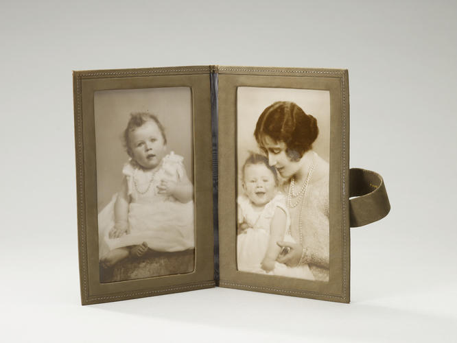 Leather photograph frame